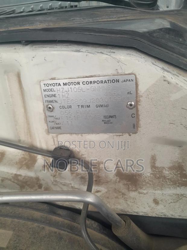 Toyota Land Cruiser 2006 White