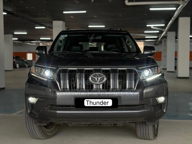 Toyota Land Cruiser Prado 2023 Gray