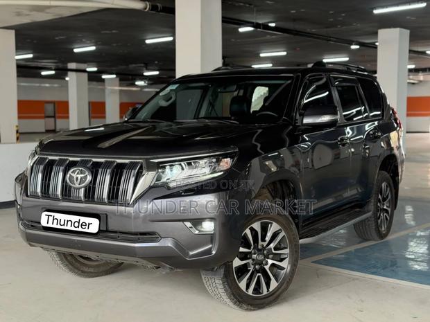 Toyota Land Cruiser Prado 2023 Gray