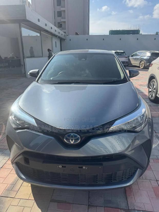 New Toyota C-HR 2024 Gray