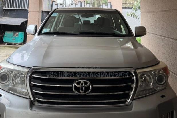 Toyota Land Cruiser 2013 Silver