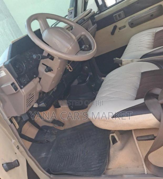 Toyota Land Cruiser 2006 White