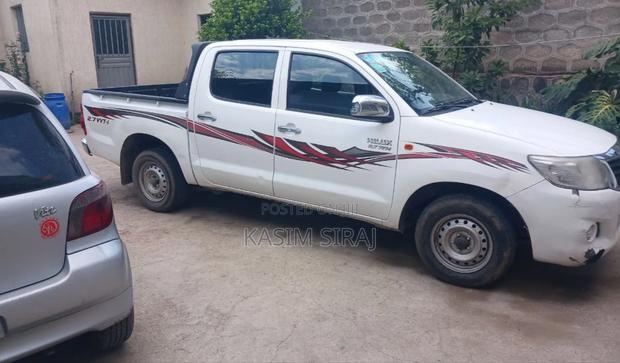 Toyota Hilux 3.0 D-4D 4x4 2014 White