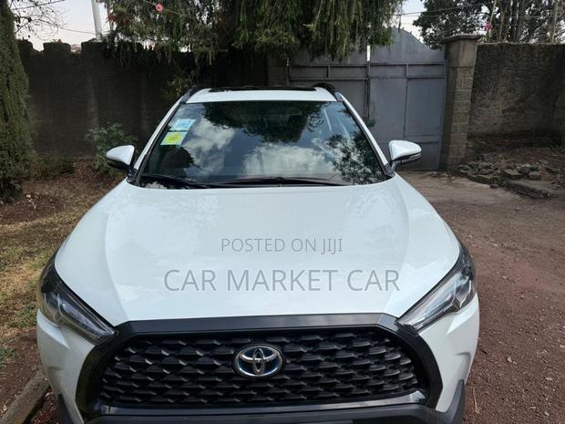 Toyota Corolla Cross Hybrid 2024 White