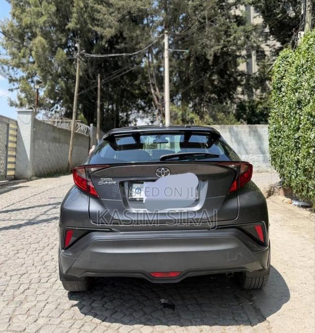 Toyota C-HR Limited 2021 Gray