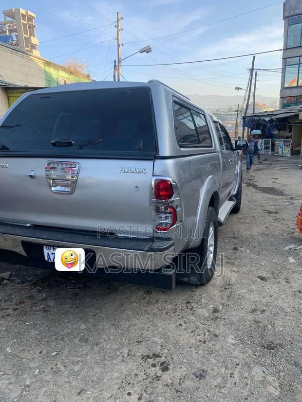 Toyota Hilux 3.0 D-4D 4x4 2015 Silver