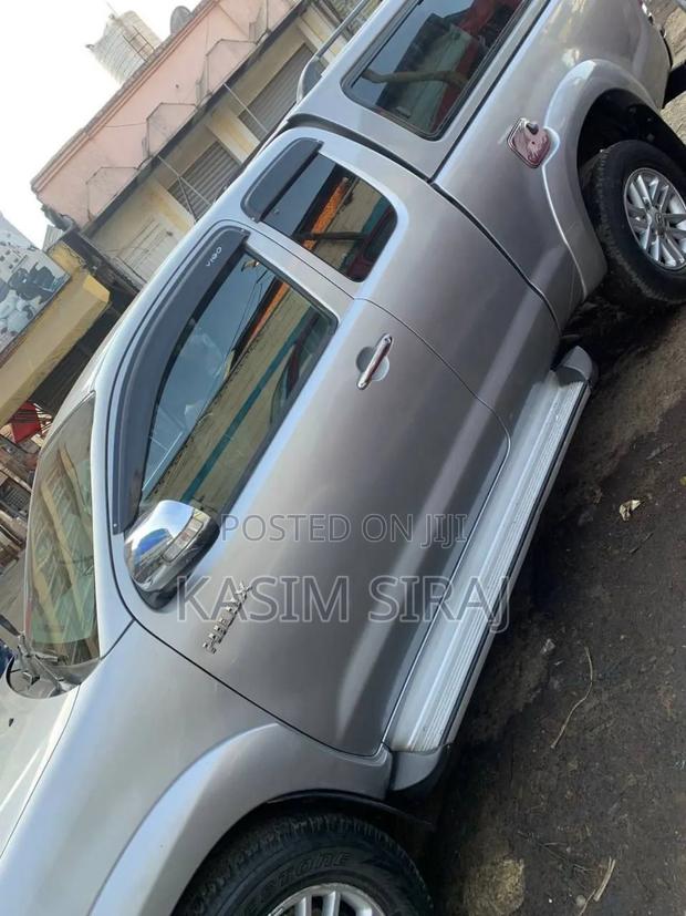 Toyota Hilux 3.0 D-4D 4x4 2015 Silver