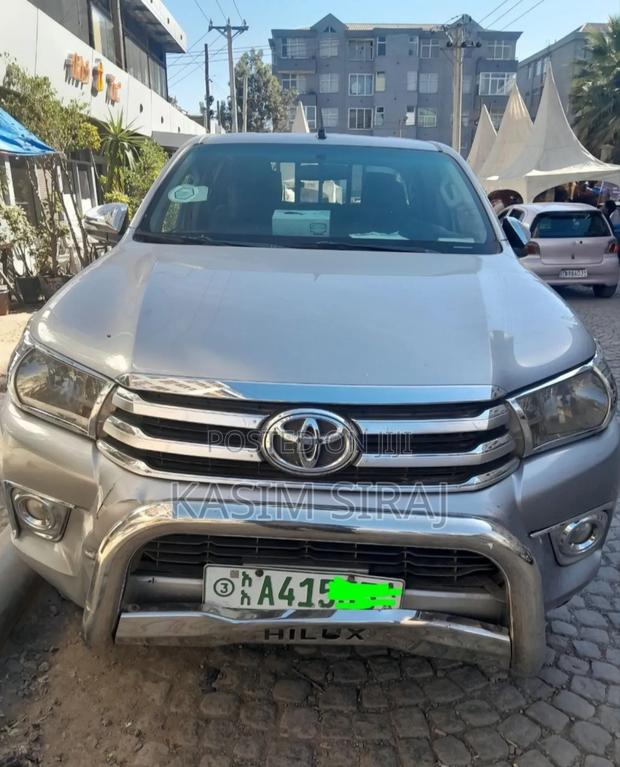 Toyota Hilux Revo Double Cab Deisel 2.4 AWD 2018 Silver
