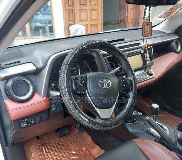 Toyota RAV4 2015 White