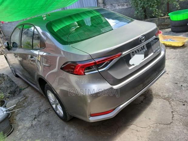 Toyota Corolla LE 2022 Brown