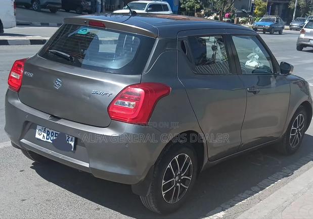 Suzuki Swift 2021 Brown