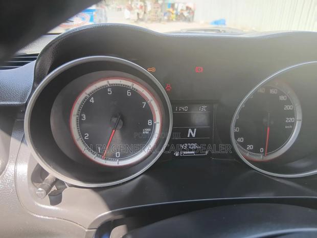 Suzuki Swift 2021 Brown