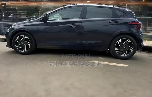 Hyundai i20 2021 Gray