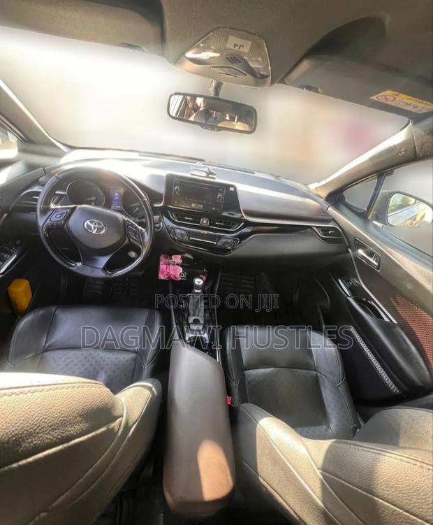 Toyota C-HR 2020 Gray