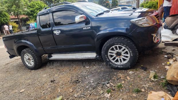 Toyota Hilux 2014 Black