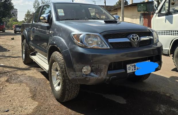 Toyota Hilux 2008 Gray