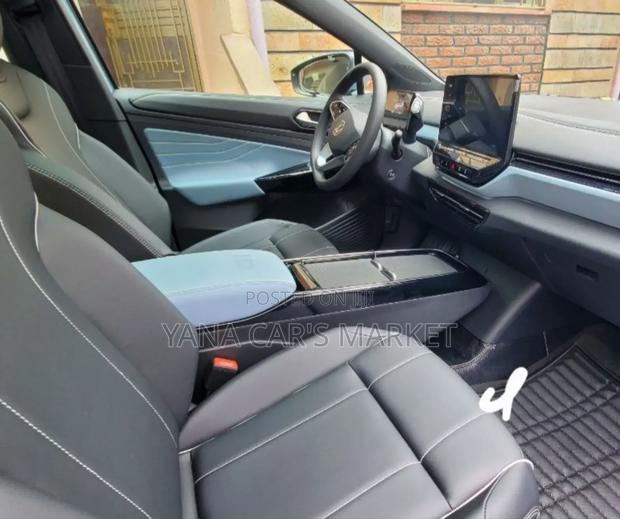 Volkswagen ID.4 2023 Gray