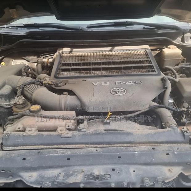 Toyota Land Cruiser 2009 White