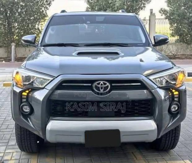 Toyota 4-Runner TRD Off Road 4WD 2024 Gray