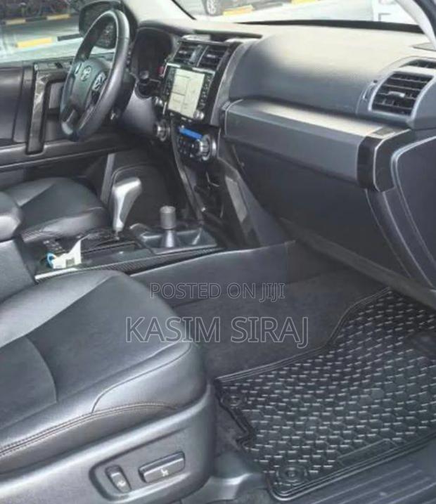 Toyota 4-Runner TRD Off Road 4WD 2024 Gray