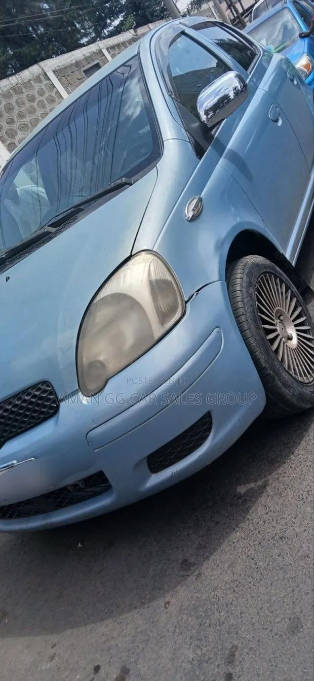 Toyota Vitz 2004 Blue