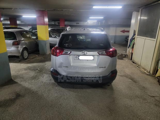 Toyota RAV4 LE 4dr SUV (2.5L 4cyl 6A) 2015 Silver