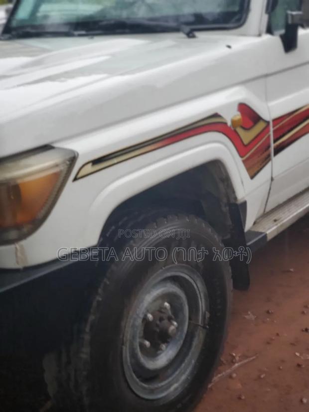 Toyota Land Cruiser 2010