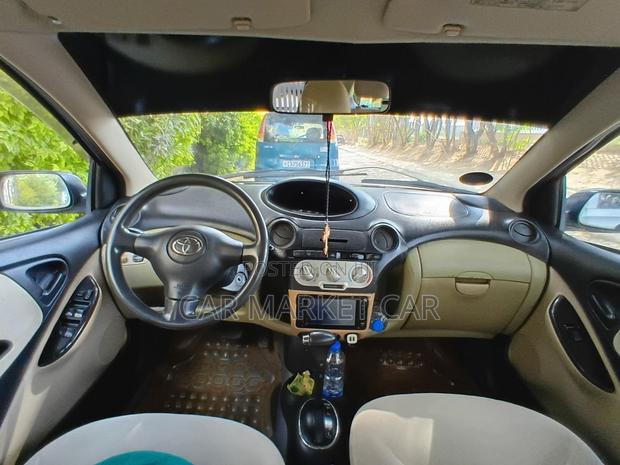 Toyota Vitz 1.0 FWD 3dr 2004 Silver