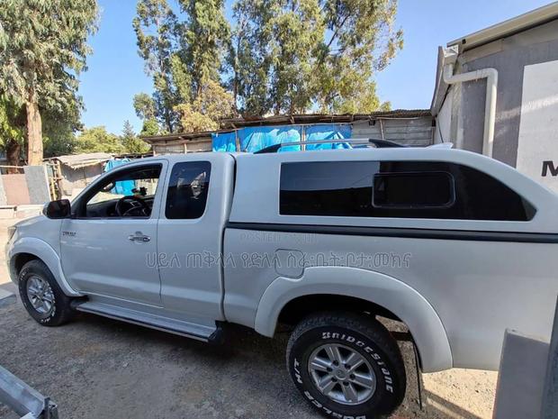 Toyota Hilux 2013 Off white