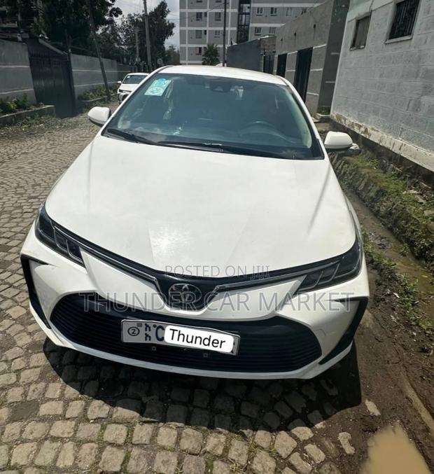 Toyota Corolla 2022 White