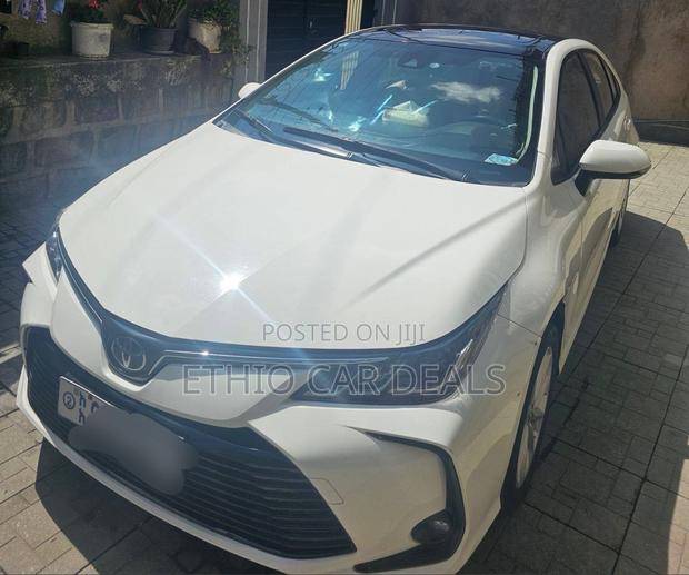 Toyota Corolla 2022 White