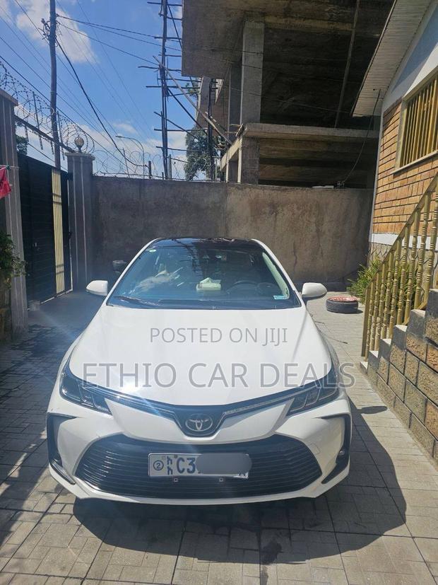 Toyota Corolla 2022 White
