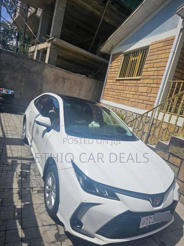 Toyota Corolla 2022 White