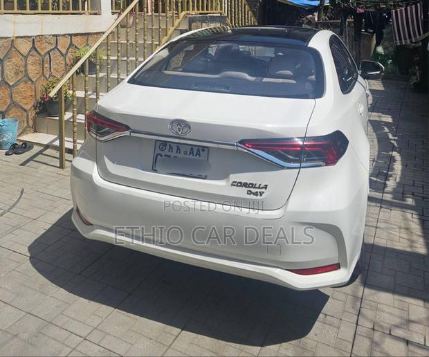 Toyota Corolla 2022 White