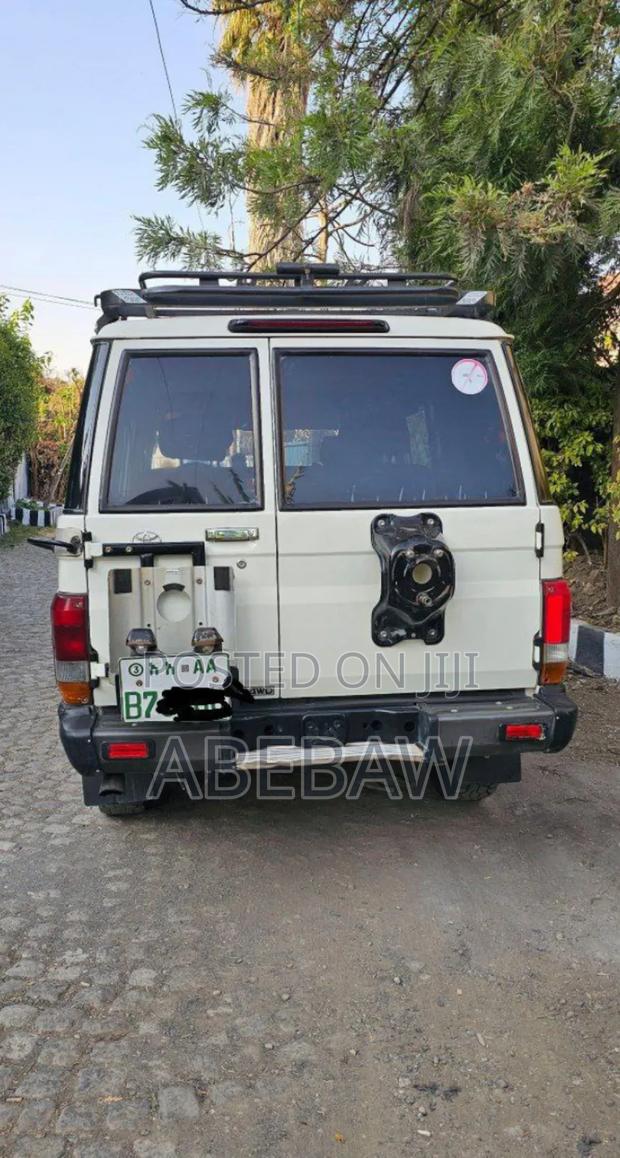 Toyota Land Cruiser 2014 White