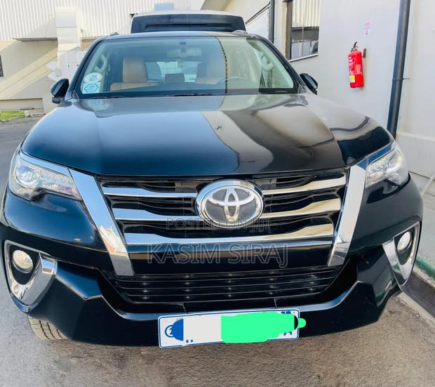 Toyota Fortuner 2.4 D RWD 2017 Gray