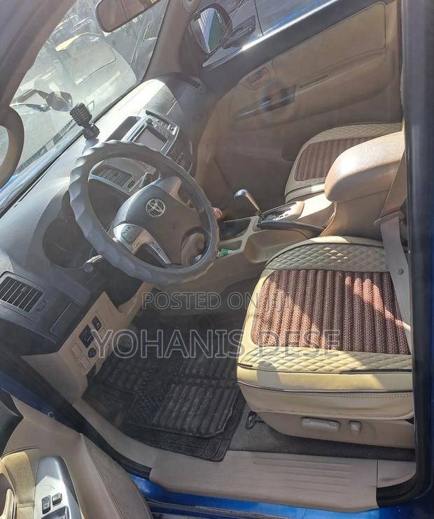 Toyota Hilux 2015 Blue