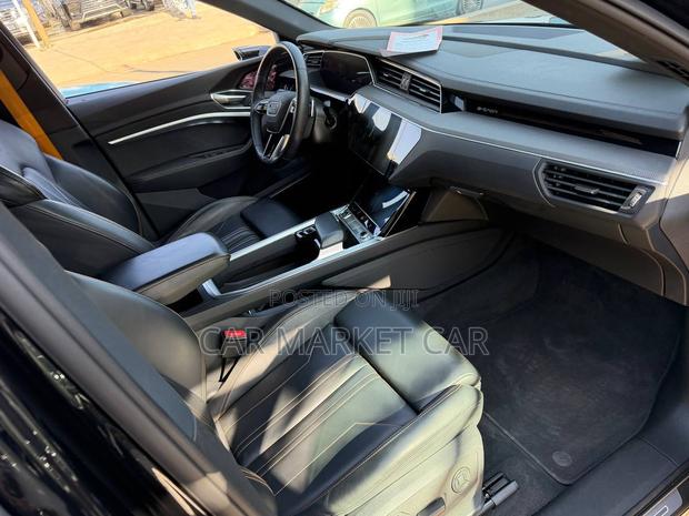 New Audi Q8 Premium 2024 Black