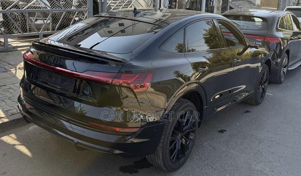 New Audi Q8 Premium 2024 Black
