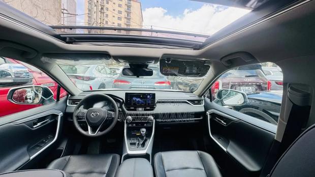 New Toyota RAV4 Hybrid 2024 White