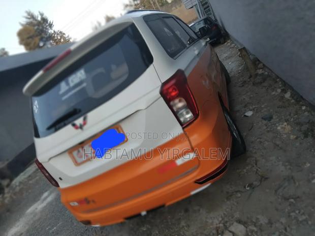 Wuling Hongguang S1 2021 Orange