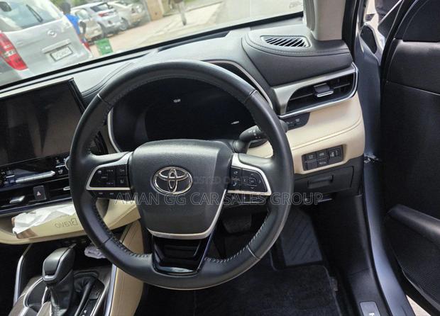 Toyota Highlander 2023 Blue