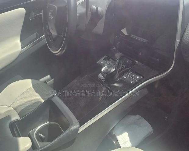 Toyota bZ4X 2024 Off white