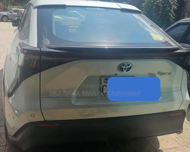 Toyota bZ4X 2024 Off white