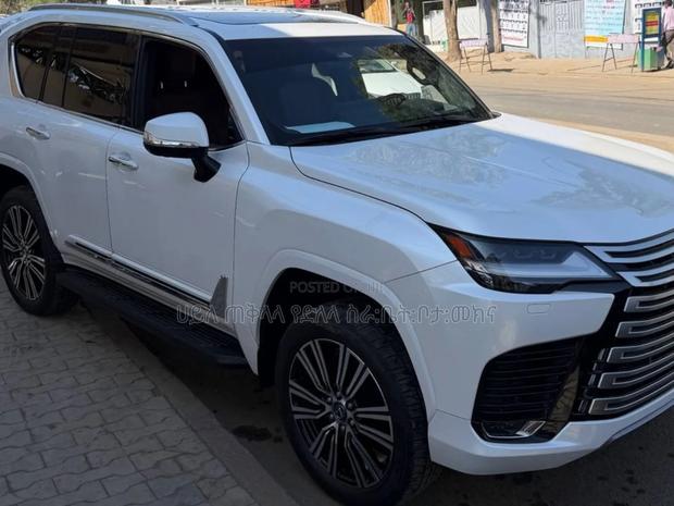 New Lexus LX 2025 Ivory