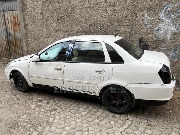 Lifan 520 2012 White