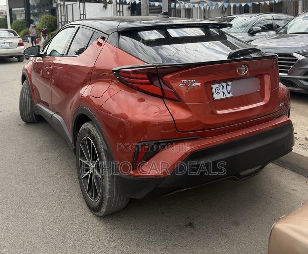 Toyota C-HR 2021 Red