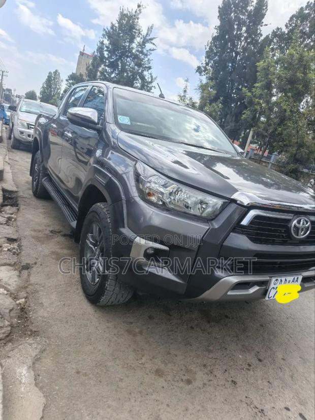 Toyota Hilux Revo Double Cab Deisel 2.8 AWD 2021 Gray