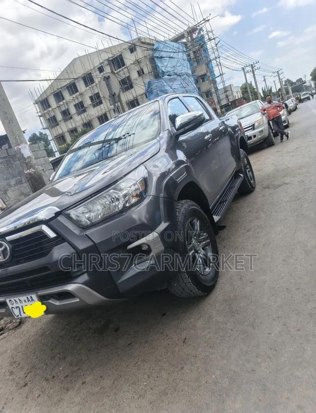 Toyota Hilux Revo Double Cab Deisel 2.8 AWD 2021 Gray