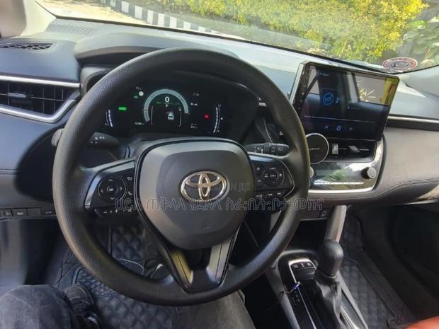 Toyota Corolla Cross Hybrid 2023 Off white
